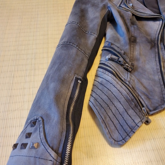 Jacket - Picture 6 of 8